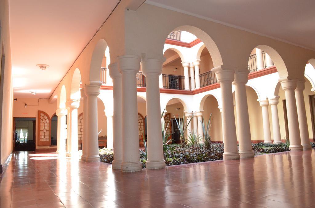 Hotel Los Monteros ซิวดัดบิกโตเรีย ภายนอก รูปภาพ